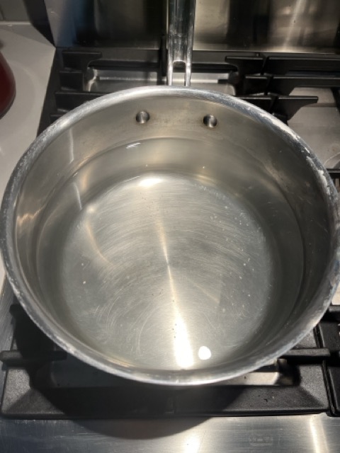 pot of water, unboiled